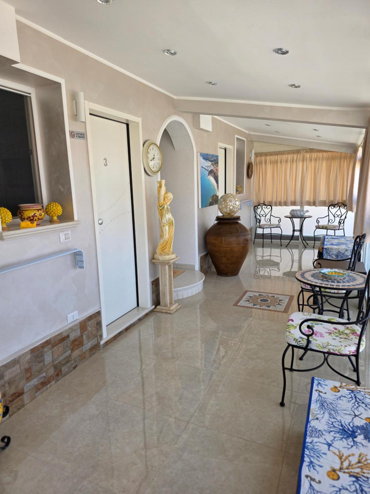 La Perla Del Tirreno Bed & Breakfast Tropea Bagian luar foto