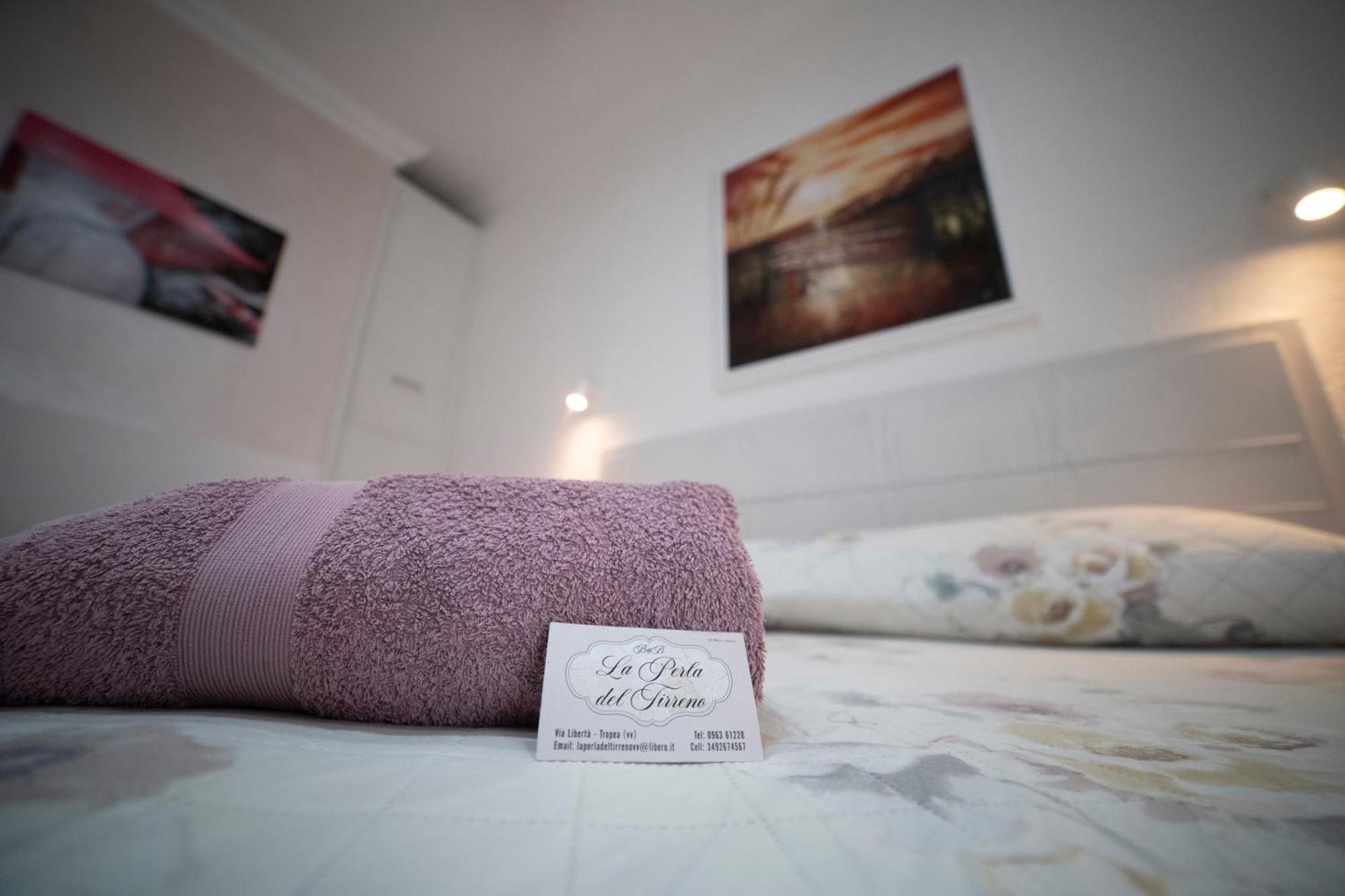 La Perla Del Tirreno Bed & Breakfast Tropea Ruang foto